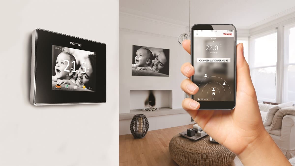 salon avec thermostat connecté au wifi fonctionnant avec plancher chauffant